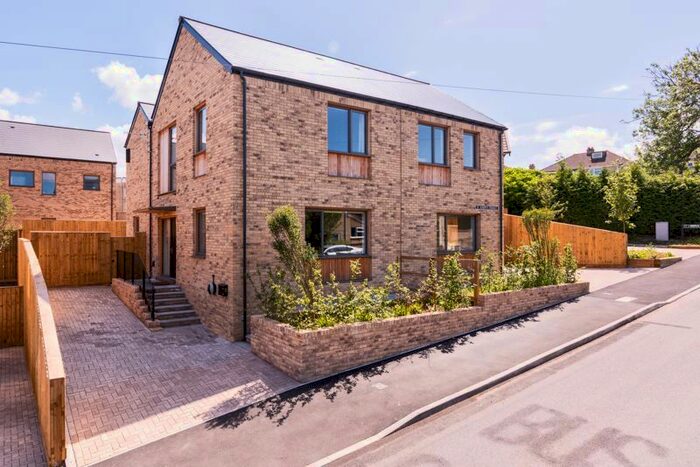 3 Bedroom Semi-Detached House To Rent In Sladebrook Road, Bath, BA2