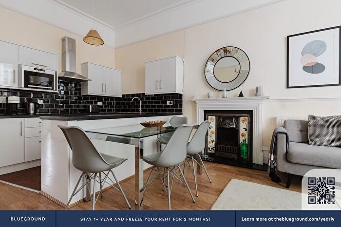 2 Bedroom Flat To Rent In Earl's Court, London, SW5