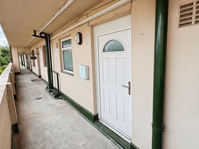 2 Bedroom Flat For Sale In Bradfield Road, Sheffield, S6