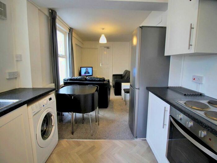 5 Bedroom Property To Rent In Rhyddings Terrace, Brynmill, Swansea, SA2