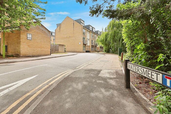 2 Bedroom Flat For Sale In Watersmeet, Grove Road, Hitchin, SG4