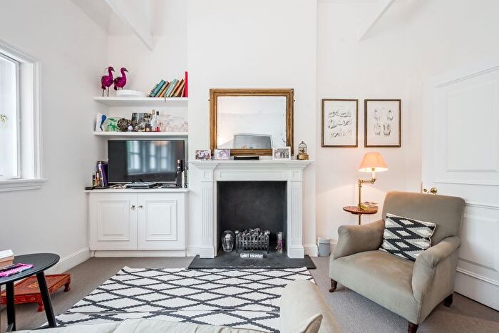 2 Bedroom Flat To Rent In Lansdowne Walk, London, W11