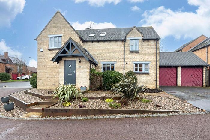 4 Bedroom Detached House For Sale In Chestnut Place, Leckhampton, Cheltenham, GL53