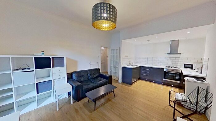 1 Bedroom Flat To Rent In Albert Street, Edinburgh, Midlothian, EH7