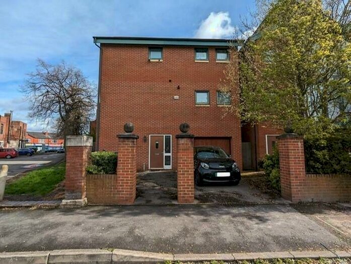 4 Bedroom Town House To Rent In Waverton Road, Fallowfield, Manchester, M14