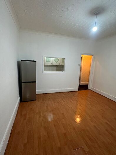 2 Bedroom Flat To Rent In Endsleigh Gardens, Ilford, IG1