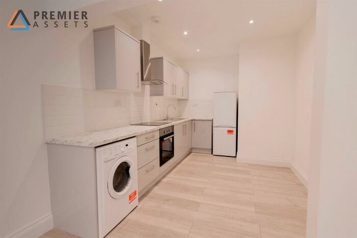 2 Bedroom Apartment To Rent In Foxley Lane Purley, CR8