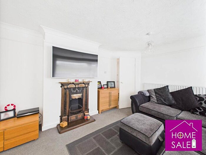 3 Bedroom Terraced House For Sale In Chipsey Avenue, Bugbrooke, NN7