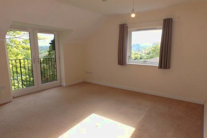 2 Bedroom Flat To Rent In Middleton Hall Road, Birmingham, B30