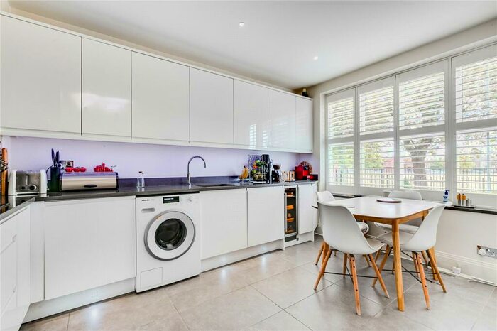4 Bedroom House To Rent In Williams Lane, Mortlake, SW14