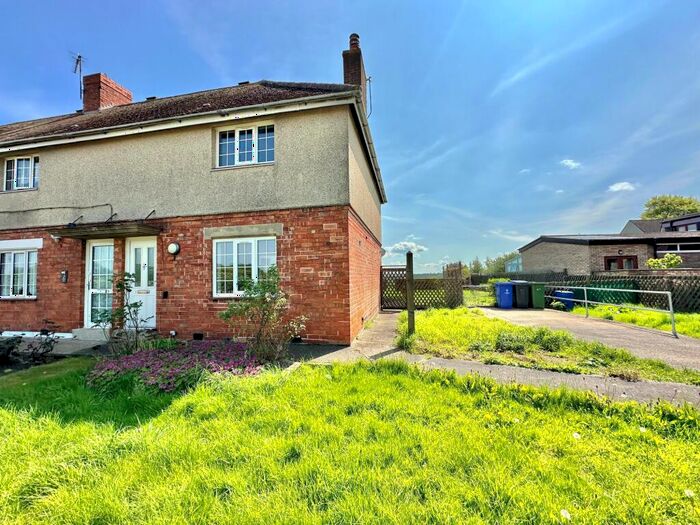 3 Bedroom End Of Terrace House For Sale In Church Lane, Grafton Regis, NN12