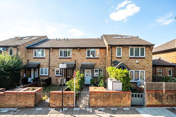 2 Bedroom Detached House For Sale In Rectory Lane, Tooting, London, SW17