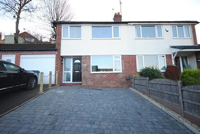 3 Bedroom Terraced House For Sale In Westfield Lane, Kippax, Leeds, LS25
