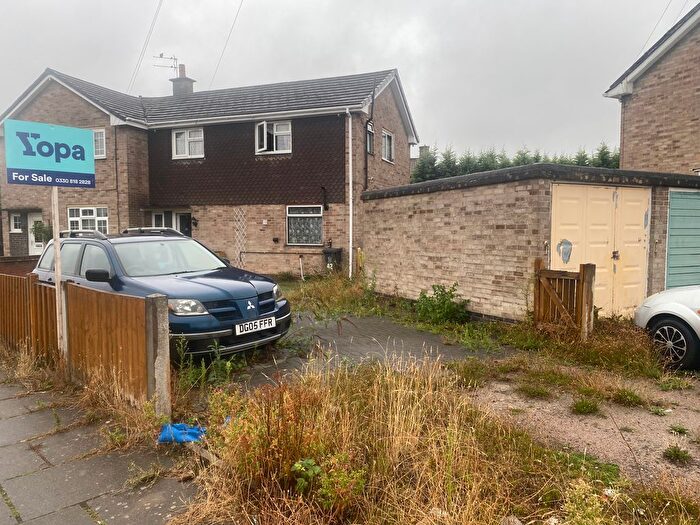 3 Bedroom Semi-Detached House For Sale In Dillon Road, Leicester, LE3