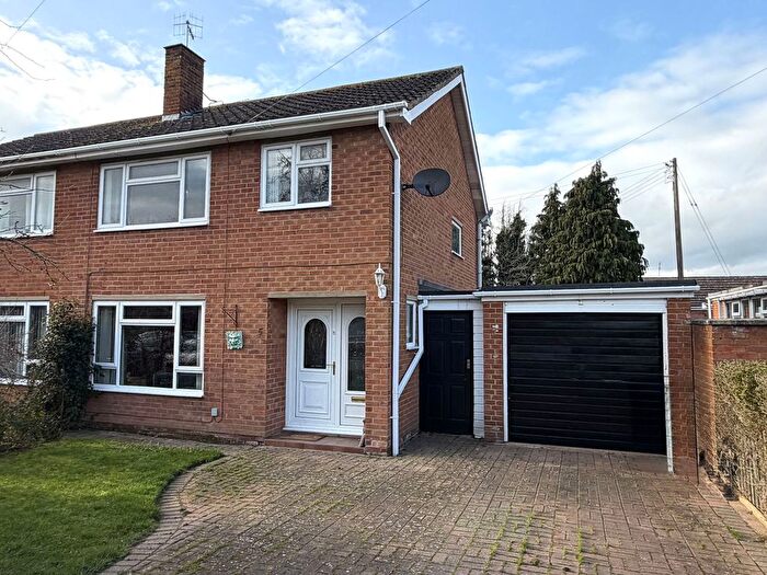3 Bedroom Semi Detached House For Sale In The Woodlands, Upton-Upon-Severn, WR8