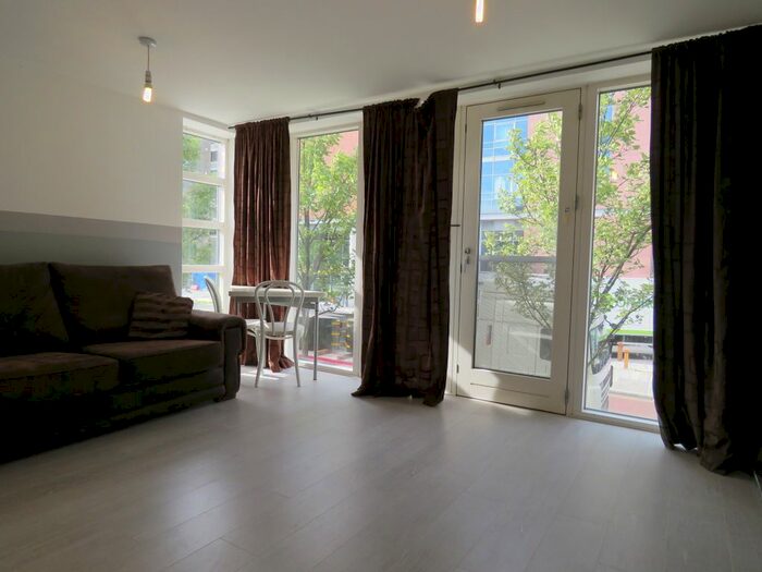 2 Bedroom Flat To Rent In Royal Quay, Kings Dock, Liverpool, L3