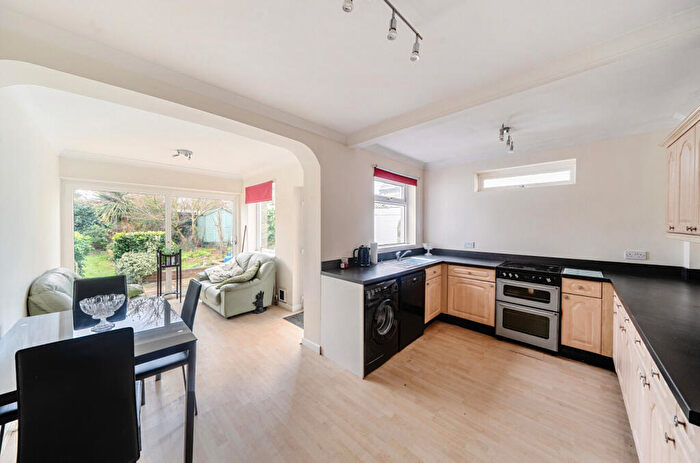2 Bedroom Bungalow For Sale In Shelley Road, Thornhill Park, Southampton, Hampshire, SO19