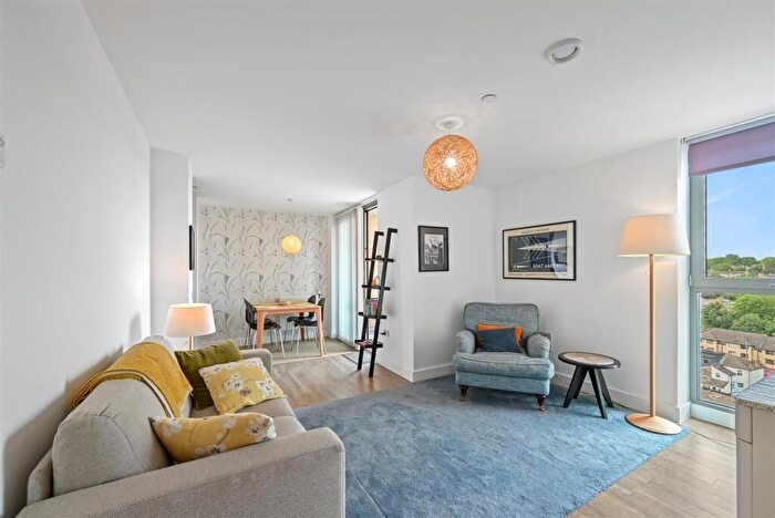 1 Bedroom Flat To Rent In Loampit Vale, London, SE13