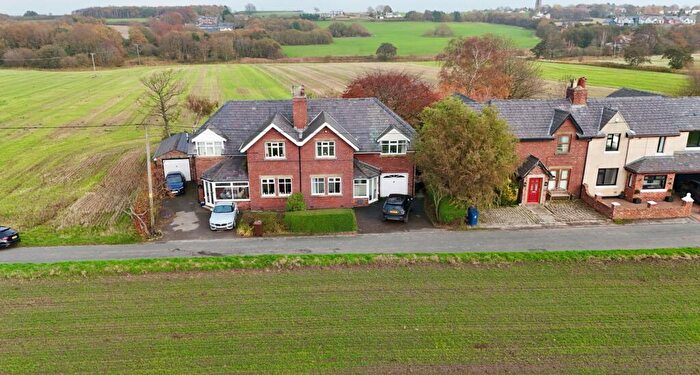 4 Bedroom Semi-Detached House For Sale In Booths Lane, Aughton, L39