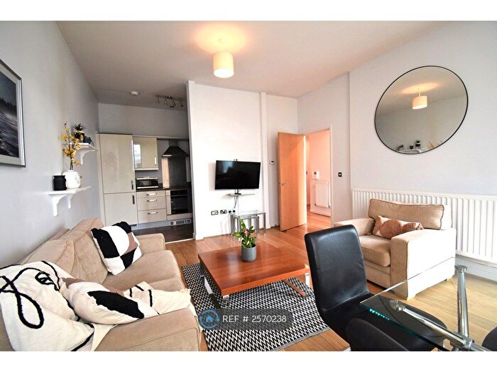 1 Bedroom Flat To Rent In Brooklyn House, Milton Keynes, MK9