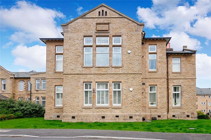2 Bedroom Flat For Sale In Norwood Drive, Menston, Ilkley, West Yorkshire, LS29