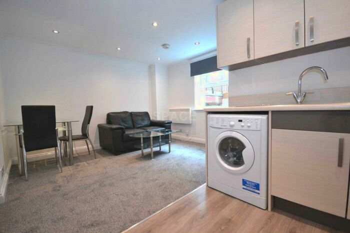 1 Bedroom Flat To Rent In Vachel Road, Reading, Berkshire, - Flat, RG1