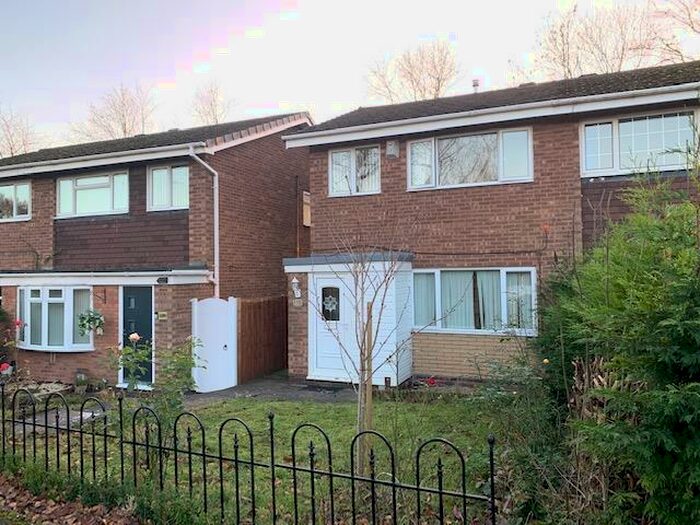 3 Bedroom Property To Rent In Donnington Close, Redditch, B98