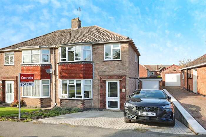 3 Bedroom Semi-detached House For Sale In Kingsley Road, Bishops Tachbrook, Leamington Spa, CV33