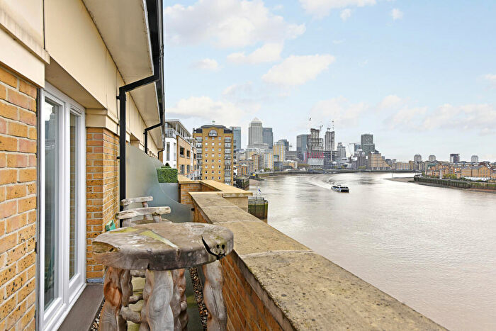 2 Bedroom Flat To Rent In Old Sun Wharf, Narrow Street, London, E14