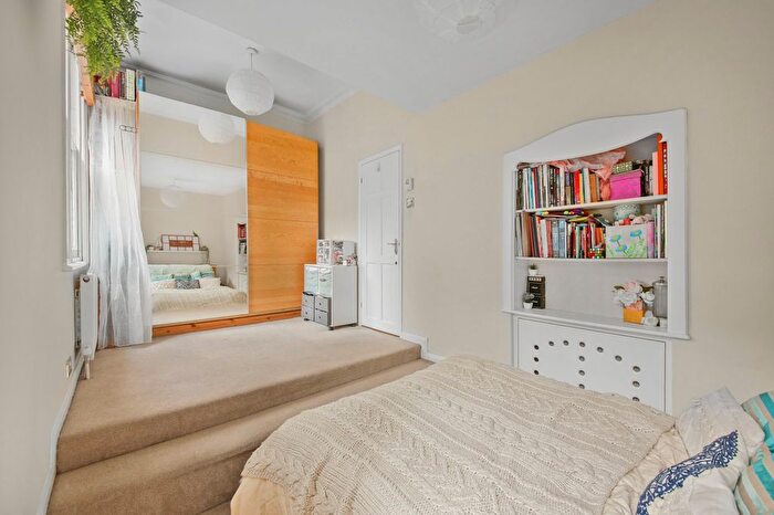 1 Bedroom Flat For Sale In Huntingdon Street, Barnsbury, N1