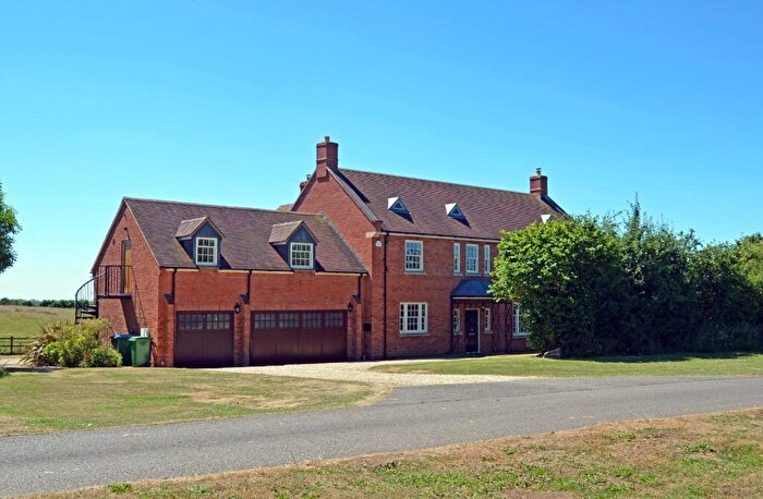 5 Bedroom Detached House To Rent In Silverstone Road, Stowe, MK18