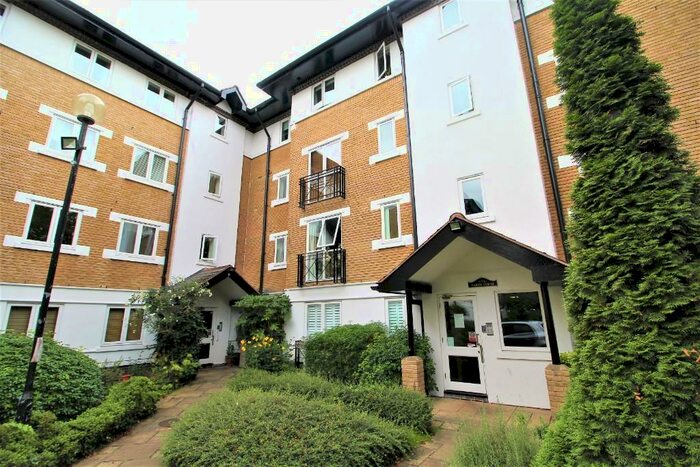 2 Bedroom Flat To Rent In Makepeace Road, London, E11