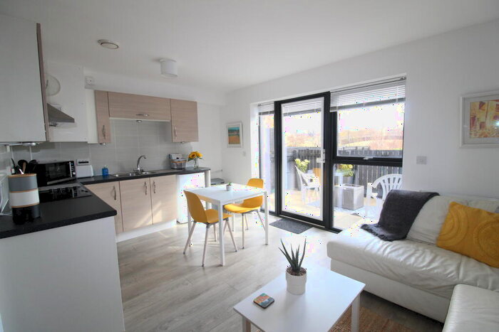 1 Bedroom Apartment To Rent In London Avenue, Dalmarnock, G40