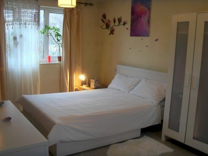 3 Bedroom Flat To Rent In Jack Clow Road, West Ham/Plaistow, E15