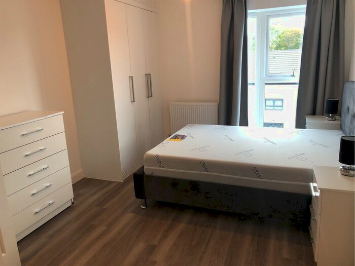 2 Bedroom Flat To Rent In Belgrave Middleway, Birmingham, B5