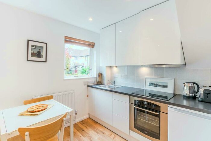 1 Bedroom House To Rent In Abbey Gardens, Bermondsey, London, SE16