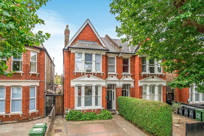 2 Bedroom Flat For Sale In Inchmery Road, Catford, London, SE6