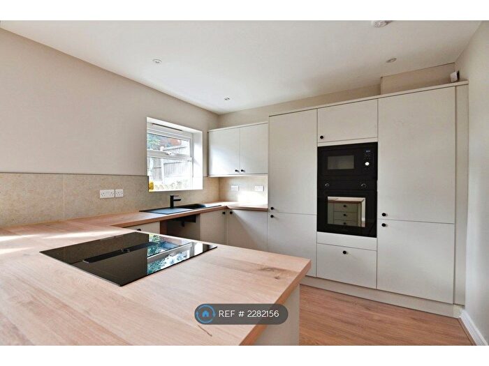 3 Bedroom Semi-Detached House To Rent In Buckmaster Avenue, Newcastle-Under-Lyme, ST5