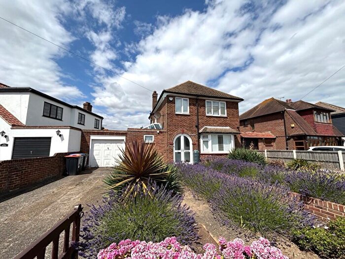 3 Bedroom Detached House For Sale In Dumpton Park Drive, Ramsgate, CT11