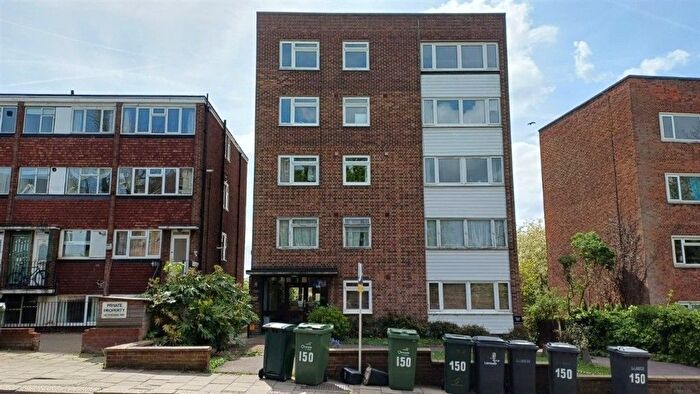 2 Bedroom Flat For Sale In Leigham Court Road, London, SW16