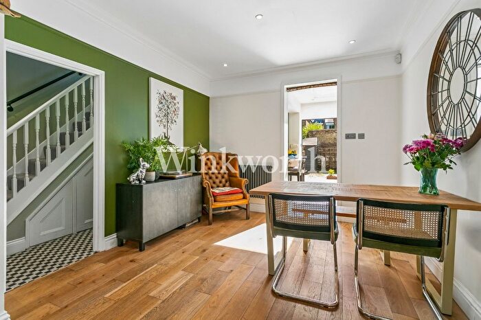 4 Bedroom End Of Terrace House For Sale In Roslyn Road, London, N15
