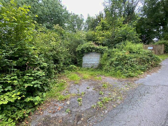 2 Bedroom Detached House For Sale In Yr Allt, Llangennech, Llanelli, SA14