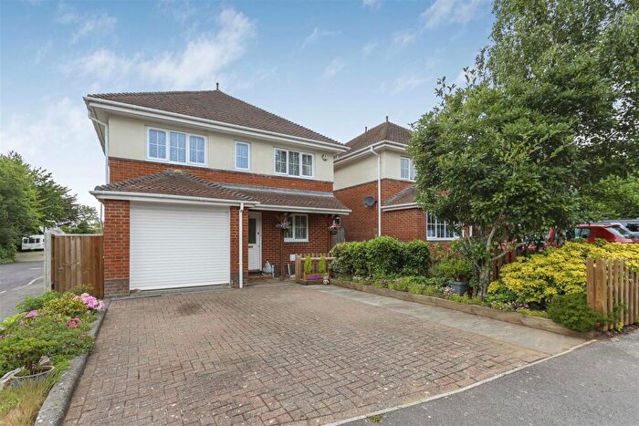 4 Bedroom Detached House For Sale In Henbest Close, Wimborne, BH21