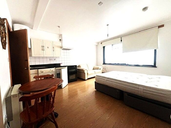 Studio To Rent In Winchester Road, Edmonton, N9