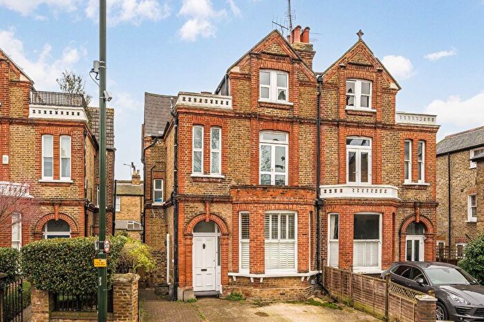 2 Bedroom Flat For Sale In Crown Road, St Margarets, TW1