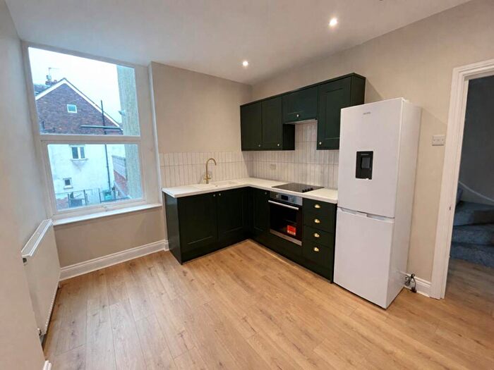 3 Bedroom Maisonette To Rent In Old Shoreham Road, Hove, East Sussex, BN3