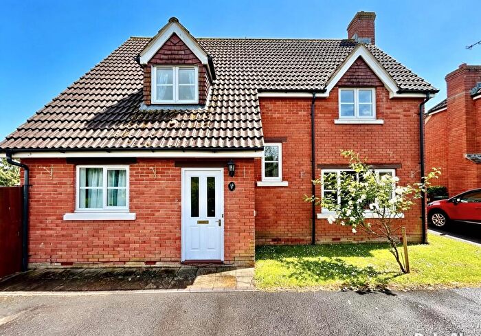 4 Bedroom Detached House For Sale In Thurstin Way, Gillingham, Dorset - No Onward Chain, SP8