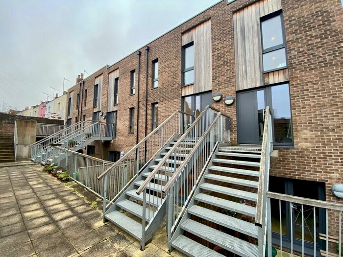 3 Bedroom Terraced House To Rent In Bedminster, Picture House Court, BS3