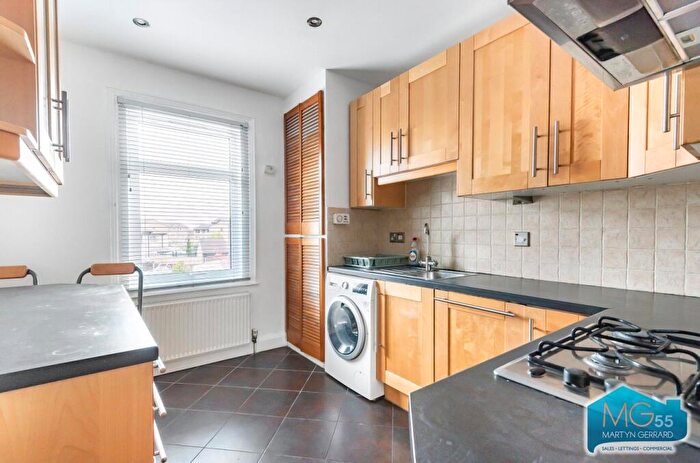 1 Bedroom Apartment To Rent In Long Lane, East Finchley, London, N2