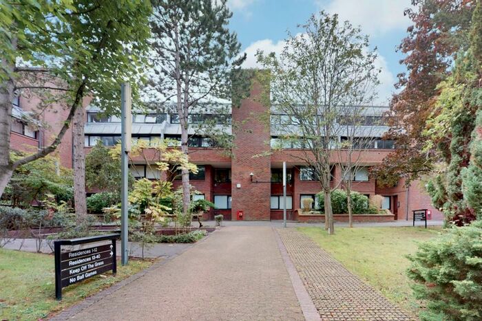 2 Bedroom Flat To Rent In Chandos Way, Golders Green, NW11